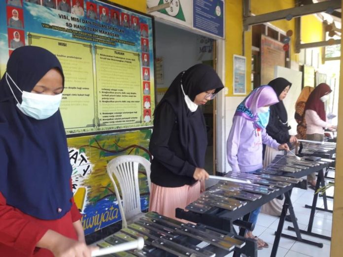 SD Hang Tuah Makassar Tampilkan Kolaborasi Siswa, Guru, dan Orangtua di Hari Ibu