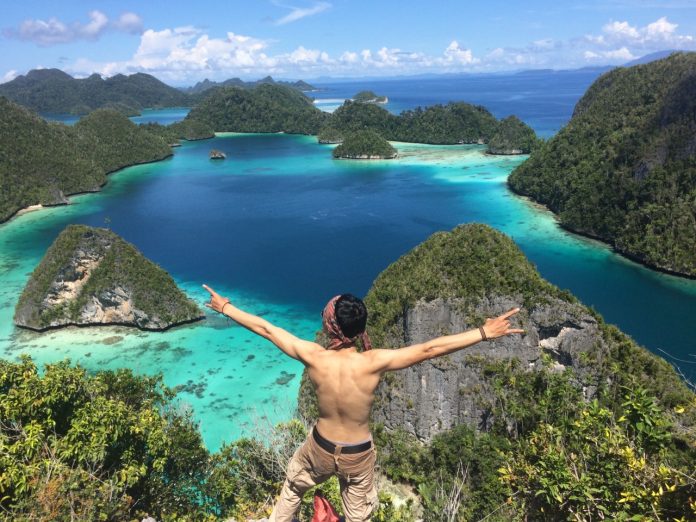 Menikmati Alam Raja Ampat, Sepotong “Surga” di Timur Indonesia