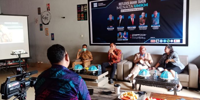 UNIFA Bangun Financial Awareness kepada Pelaku UMKM di Wajo