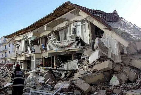 8 Tips Menyelamatkan Diri Jika Terjadi Gempa Bumi