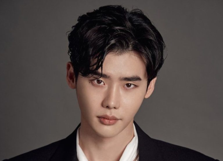 Lee Jong-suk Donasikan 100 Juta Won untuk Anak Anak di Fasilitas Pengasuhan Anak