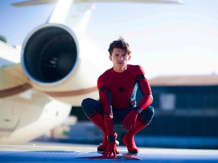 Tom Holland Alami 'Midlife Crisis', InginBeralih Dari Dunia Akting