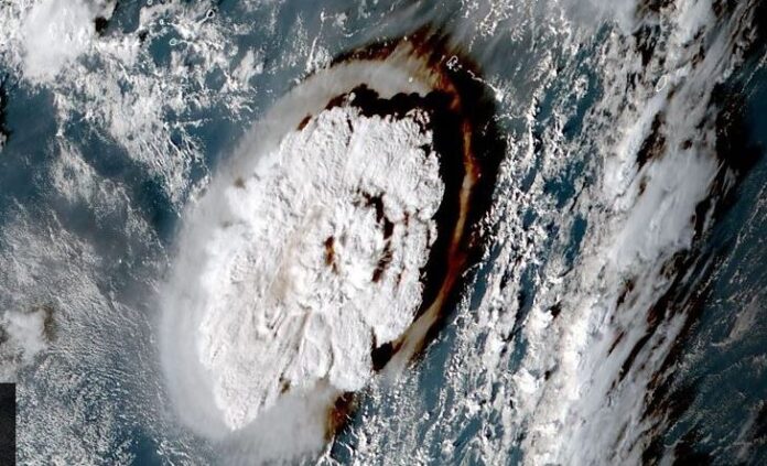 Letusan Gunung Berapi Bawah Laut Tonga Disusul Peringatan Tsunami