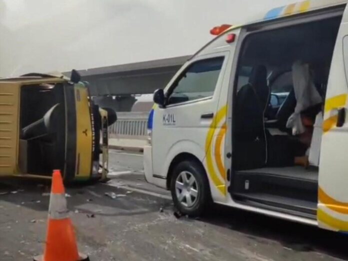 Kecelakaan Truk di Tol KM 26 Cikampek, Nitizen Salahkan Polisi