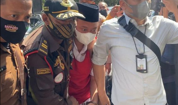 JPU Menuntut Herry Wirawan Hukuman Mati dan Kebiri Kimia