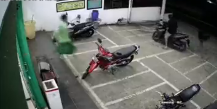 Viral Santri Gagalkan Aksi Pencurian Motor Terekam CCTV