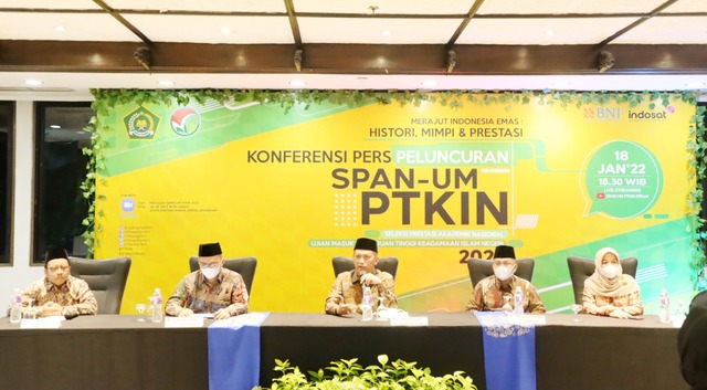 Konferensi pers peluncuran SPAN-UM PTKIN: Mukhsin Jamil, Imam Taufiq, Mahmud, Syarif & Nyayu Khodijah (dari kiri ke kanan)