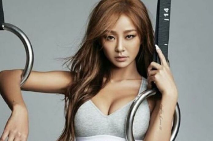 Penyanyi Korea Hyolyn Positif COVID-19