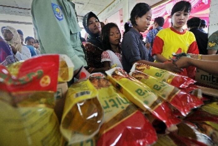 Pemerintah Mulai Distribusikan Minyak Goreng Murah Rp14.000 Per Liter