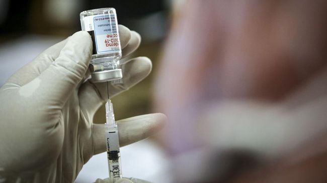 Vaksinasi Booster, Simak Harga dan Efek Samping Dosis 3