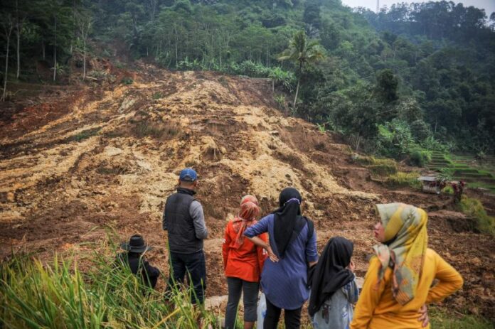 Waspada Area Longsor Sumedang Kian Meluas Hingga 1 KM, Warga Dihimbau Menjauh