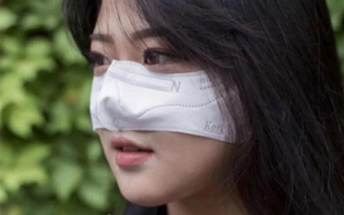 Tren Masker Hidung di Korea Cegah Covid-19 Saat Makan, Apakah Efektif ?