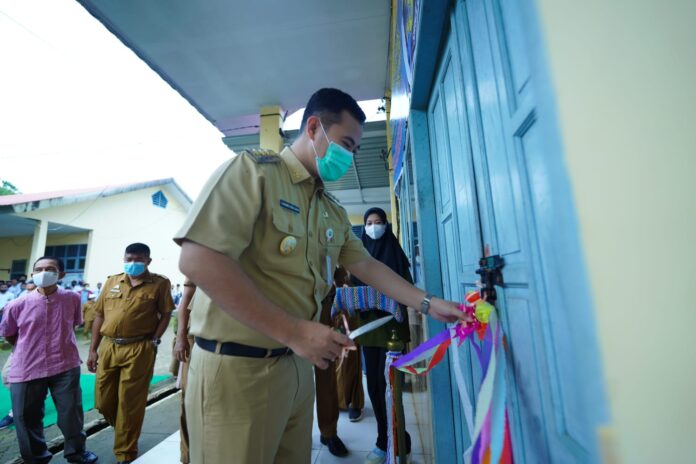 Bupati MYL Resmikan Kantin Cikgu SMK 7 Pangkep