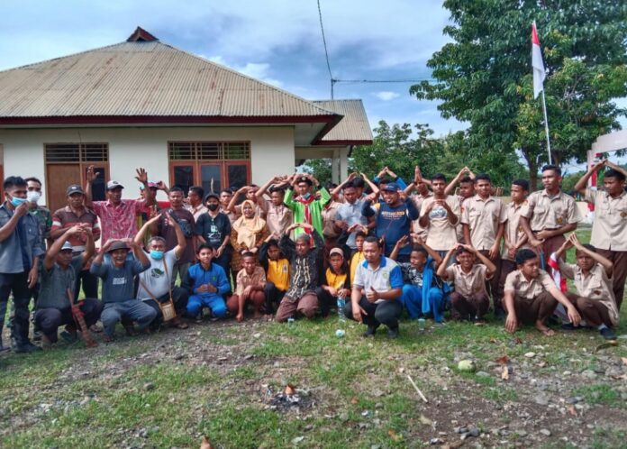DLH Nagekeo Gerakan Kelompok Muda Menanam Bambu di Kelurahan Mbay I