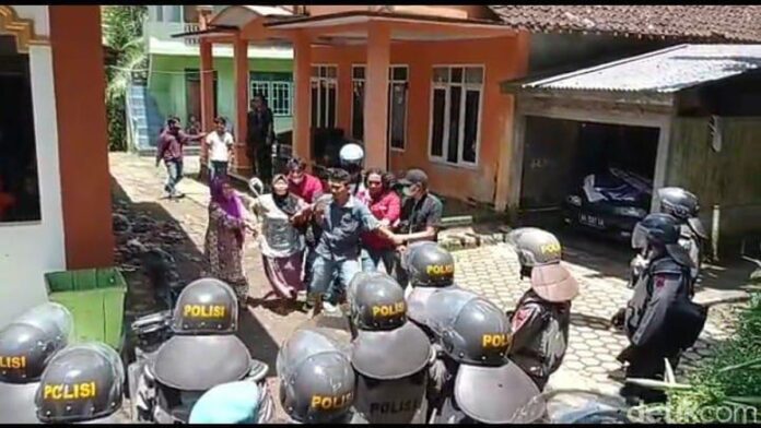 Polisi Amankan Warga Wadas, Tim BPM Ukur Lahan Lokasi Tambang