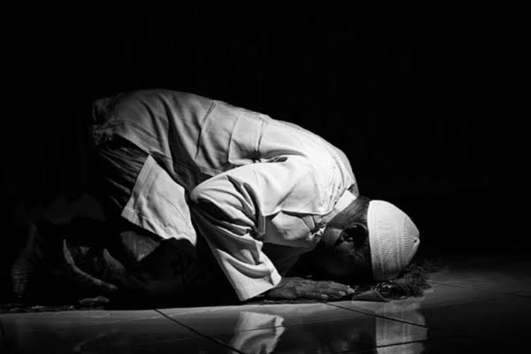 5 Keutamaan Dua Rakaat Sebelum Shalat Subuh, Lebih Baik dari Dunia dan Seisinya