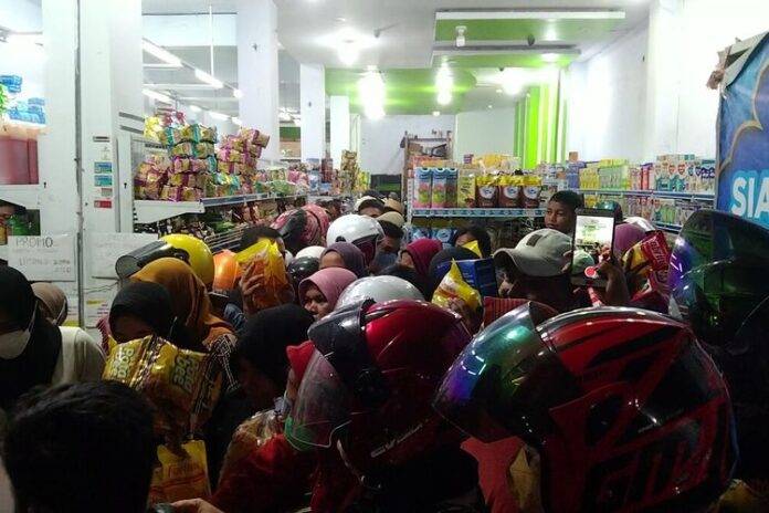 Viral Jasa Titip Beli Minyak Goreng, usai Langka Dijual di Gerai Minimarket