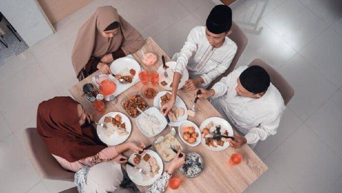 10 Tips Agar Berat Badan Tidak Naik Selama Bulan Ramadhan