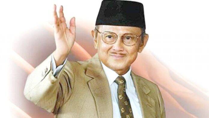 BJ Habibie, Bapak Demokrasi Indonesia.