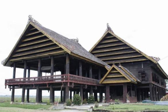 Rumah Adat Sulawesi Selatan : Nama, Gambar, dan Penjelasan