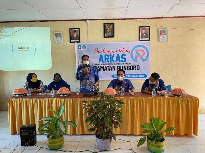 Pelaksana Pertama Bimtek ARKAS Lingkup Disdikbud Se – Kabupaten Pangkep