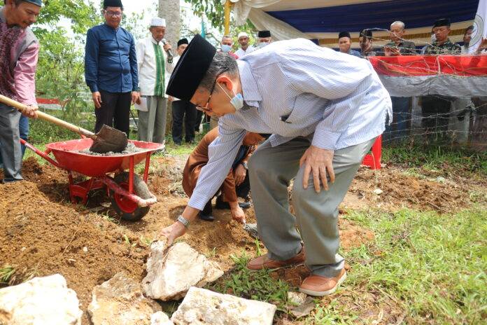 Peletakan Batu Pertama Pembangunan Masjid Ponpes An-Nur Tompobulu Maros