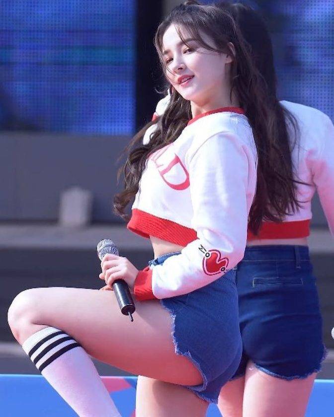 Pesona Nancy Momoland.