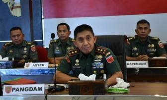 Pangdam Hasanuddin Ikuti Vicon dengan Panglima TNI Bahas BLT Pedagang Kaki Lima, Warung dan Nelayan