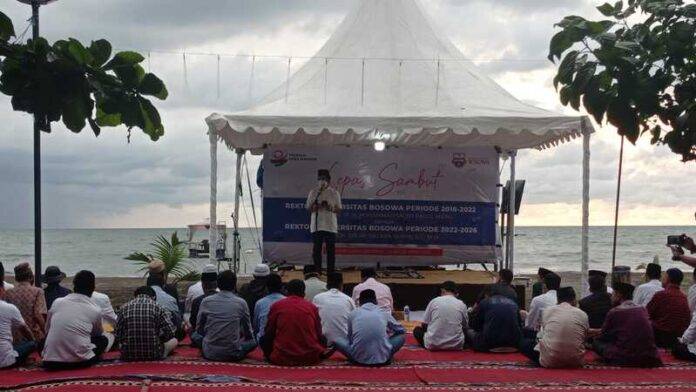 Prof Saleh ceritakan kesannya pimpin Unibos di acara Lepas Sambut Rektot yang diadakan di Pantai Indah Bosowa, Senin, 25 April 2022.[Foto: Zul/Fajar Pendidikan]