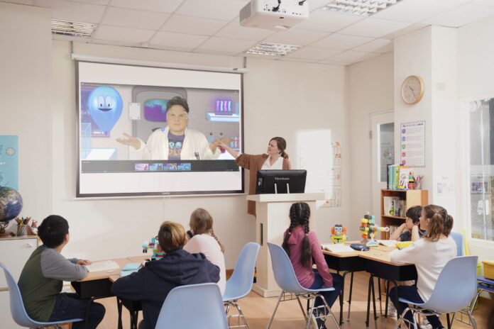 Implementasi Semangat Pelajar Dalam Bela Negara Pada Anak Dini Melalui GEMAR (Games Education of Corona): Solusi Pendidikan di Tengah Pandemi Berbasis Joyful Learning