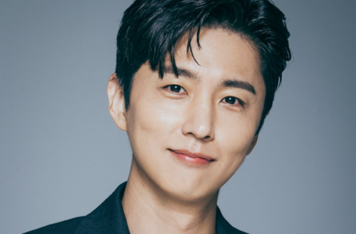 Profil Shin Dong Wook Pemeran Tunangan Im Soo Hyang di Drama Woori the Virgin