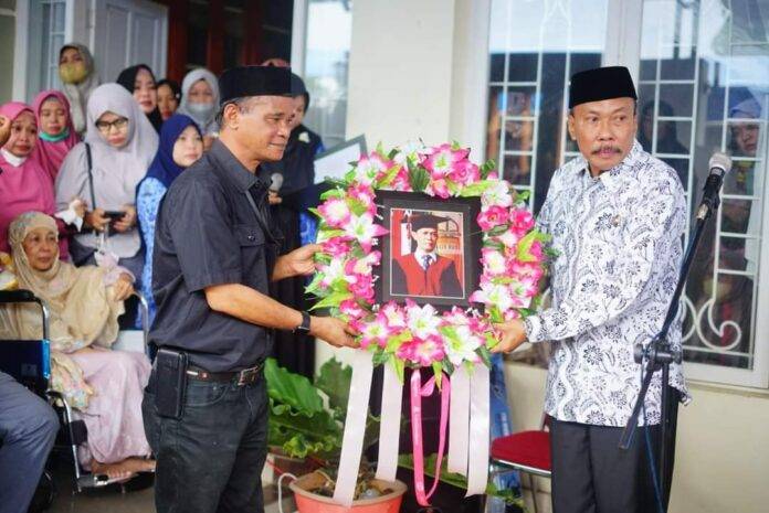 Duka cita mendalam tengah dirasakan oleh Keluarga Besar IAIN Bone atas wafatnya Prof A Sarjan Guru Besar sekaligus Ketua Senat IAIN Bone pada hari Kamis (19/5/2022)