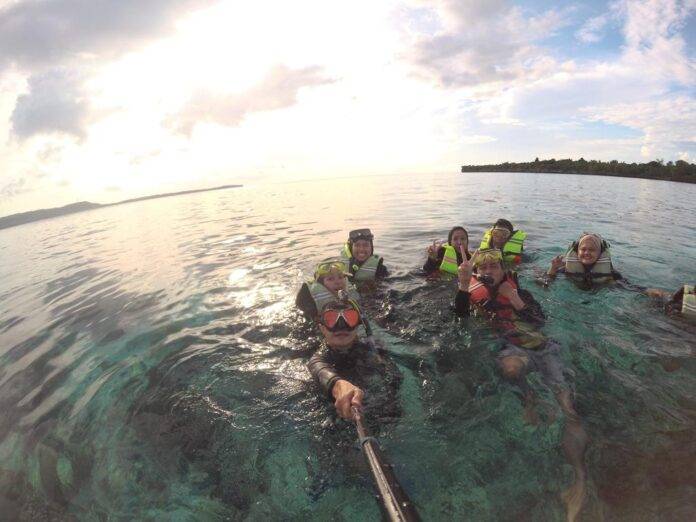 Snorkeling Fajar Pendidikan di Terumbu Karang Pulau Liukang