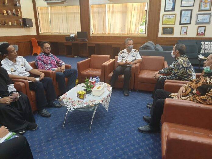 Direktur UT Makassar Andi Hasanuddin Silaturahim Walikota Parepare Laporkan Rencana Pembukaan SALUT