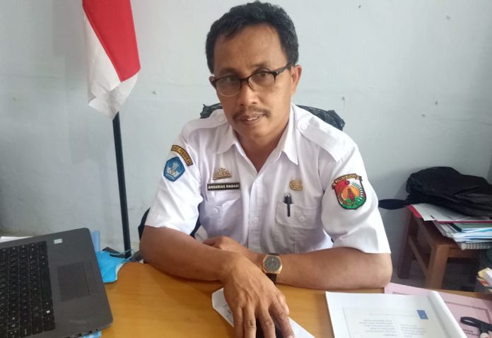 Kepala SMPN 1 Rantepao, Andarias Mabadi,S.Pd, MBA