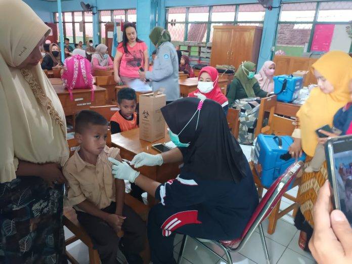 Pelaksanaan Imunisasi peserta didik SD Inpres Bangkala 1 Menjelang UAS