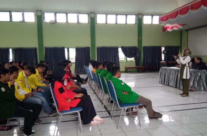 KPU Bone memberikan sosialisasi pendidikan pemilih pemilu dan Pemilihan Serentak tahun 2024 di Aula Utama IAIN Bone, Selasa (21/6/2022).