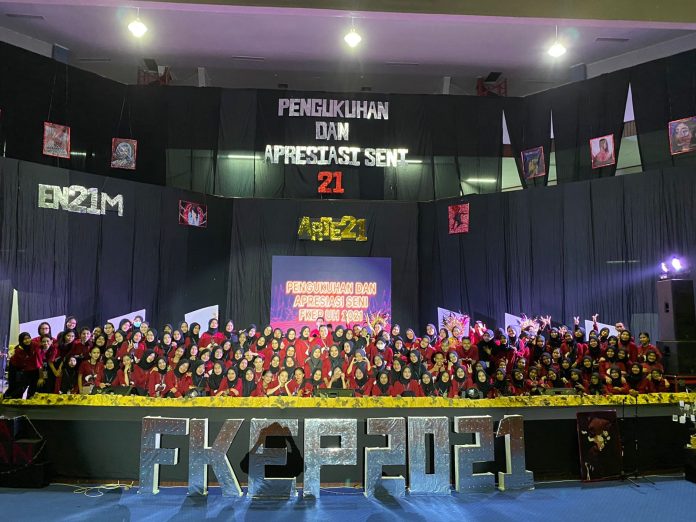 Pengukuhan dan Apresiasi Seni FKep-UH 2021 pada Rabu (6/6/2022)