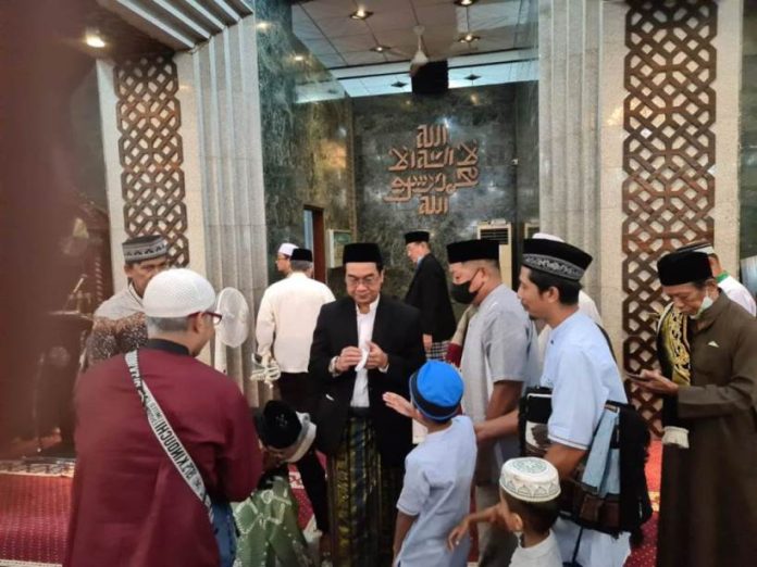 Rektor Unhas Khatib Shalat Idul Adha di Masjid Al-Markaz Al-Islami Makassar