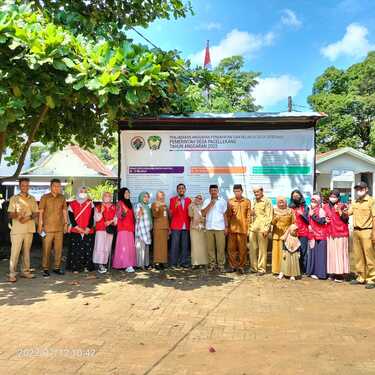 Kepala Desa Pacellekang Terima Mahasiswa KKN Tematik Unhas