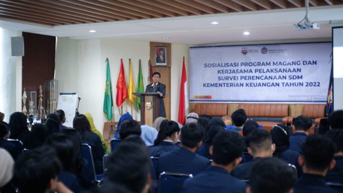 Rektor Unibos Kirim Mahasiswa Magang ke Kementerian Keuangan