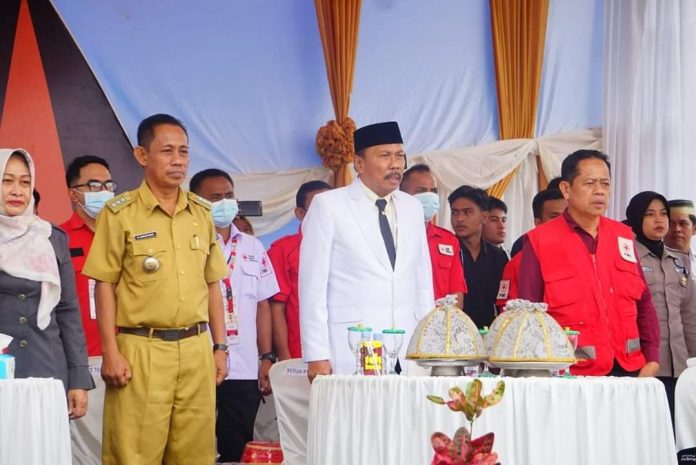 Bupati Bone Ambo Dalle membuka secara resmi Invitasi IX PMR Madya Wira se- Sulawesi Selatan Tahun 2022 di Lapangan Sepakbola Lanca, Kecamatan Tellu SiattingE, Bone, Selasa (19/7/2022).