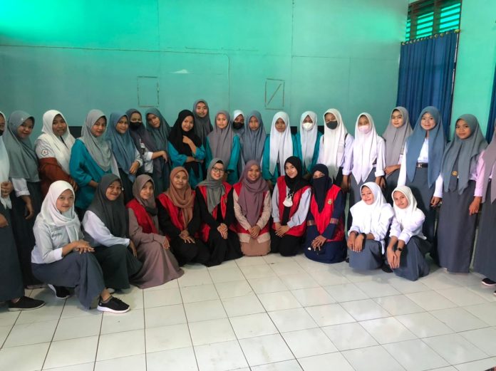 Mahasiswa KKNT Desa Je'nemadinging Gelombang 108 Universitas Hasanuddin Gelar Edukasi Pencegahan Anemia Pada Remaja