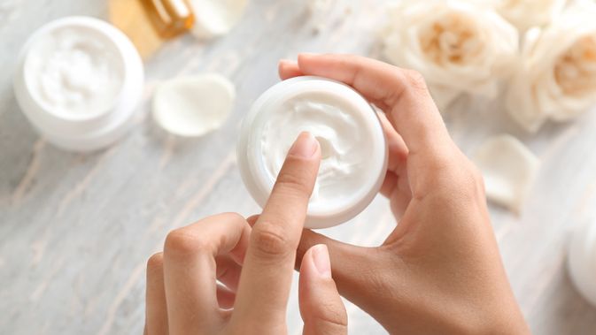 Cara Pakai Skincare Agar Maksimal Menurut Para Ahli dan Peneliti