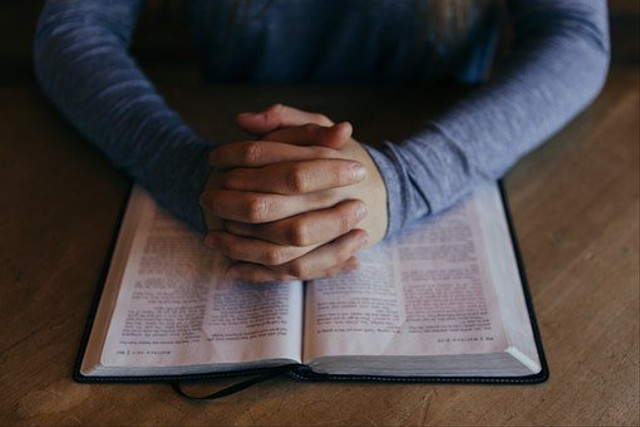 Renungan Harian Kristen, Rabu 3 Mei 2023: Doa Syafaat yang Hidup