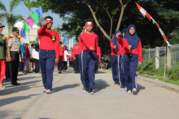 14 Yel-Yel Gerak Jalan Indah, Heboh dan Menggemparkan