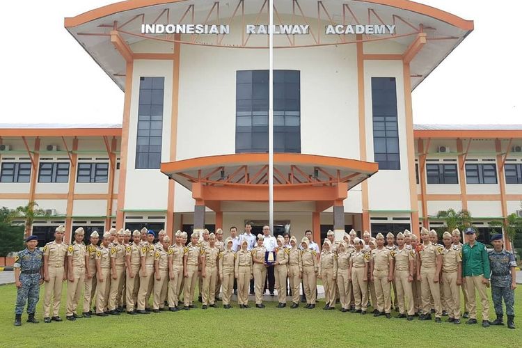 sekolah kedinasan