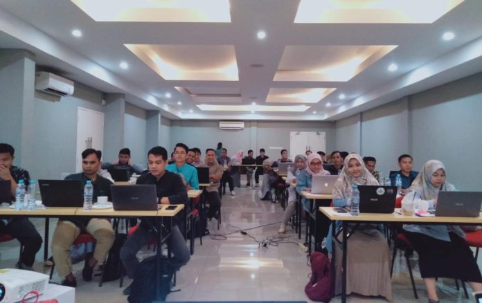 Rumah Jurnal LPPM IAIN Bone menggelar workshop pendampingan akreditasi jurnal ilmiah tahun 2022 di Grand Nur Botique Hotel