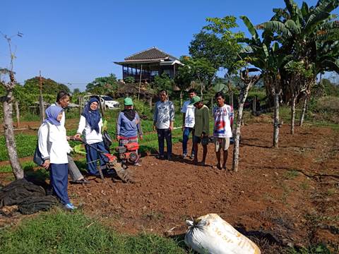 Dekanat FP Unibos Terapkan Integrated Farming System di Kebun Pendidikan Pallangga Gowa