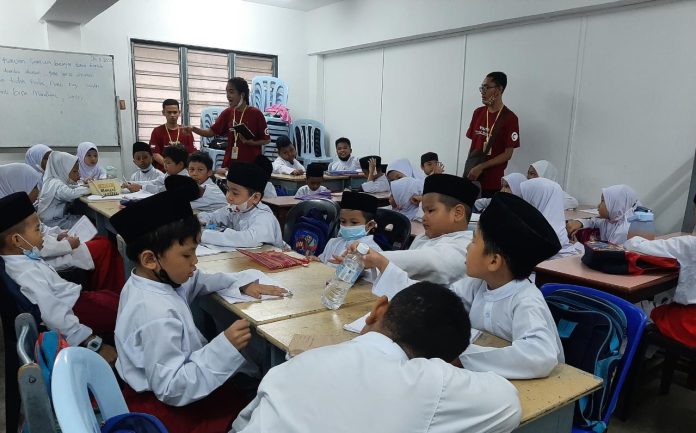 Tiga Dosen Fakultas Ushuluddin dan Dakwah IAIN Bone menjadi delegasi Youth Change Volunteer (YCV) di Malaysia pada 23-26 Agustus 2022.